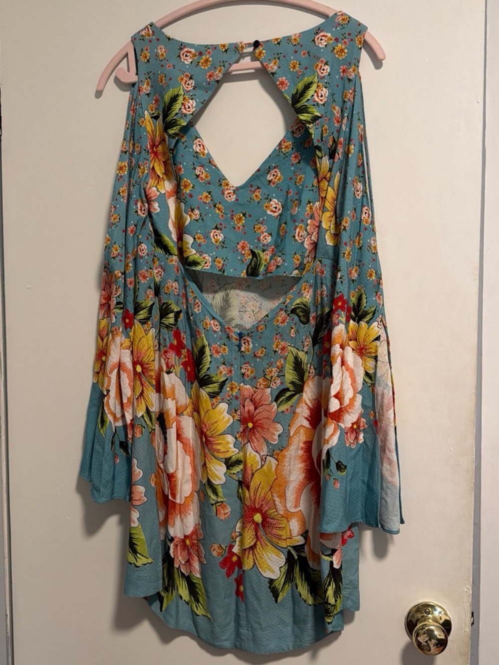 FARM Rio Teal Floral Long Sleeve Dress with Keyhole Back - Picture 2 of 4